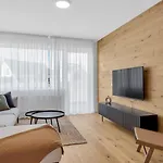 Meadows Terraced Лоучна-под-Клиновцем